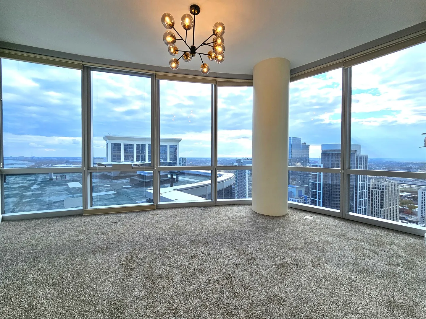 1211 S Prairie Avenue 3603 IL