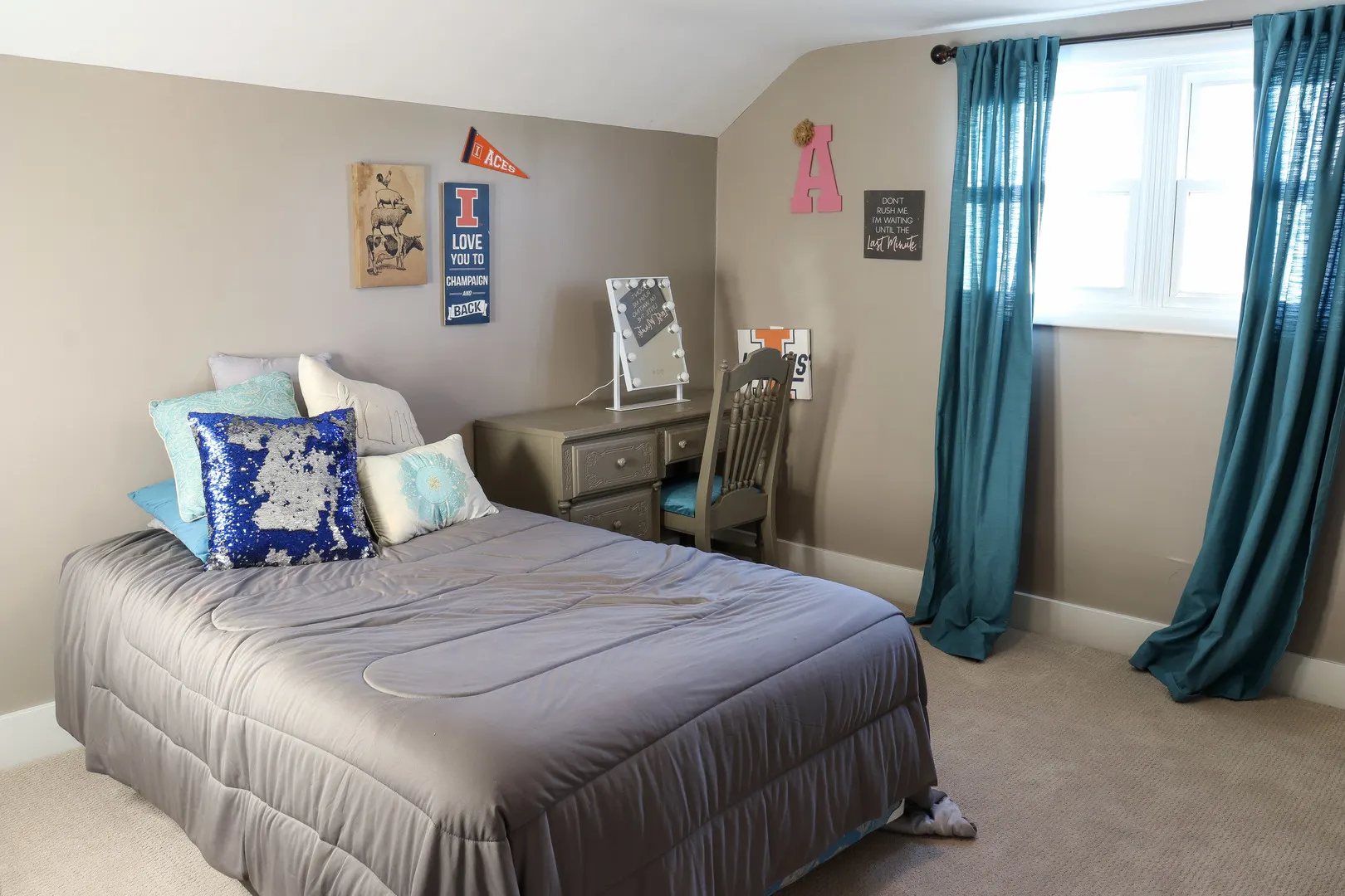 102 S Jackson Street IL