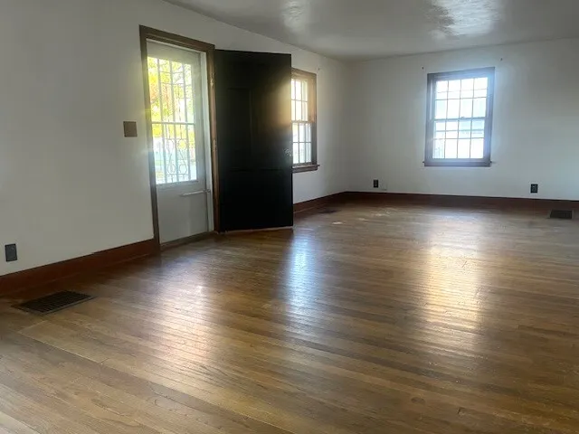 813 E Washington Street IL