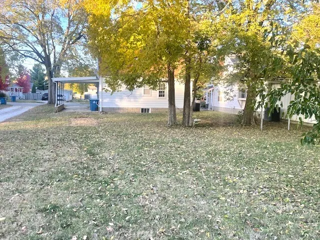 813 E Washington Street IL