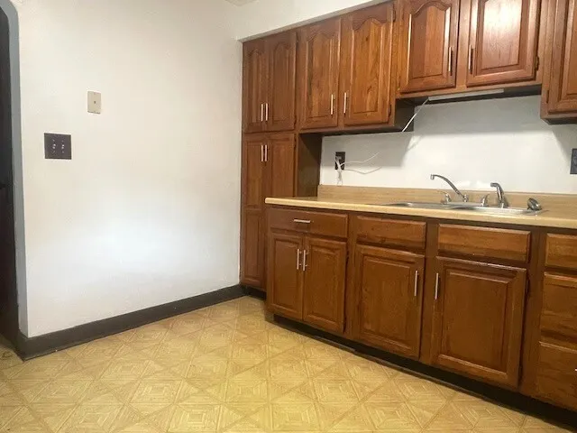 813 E Washington Street IL