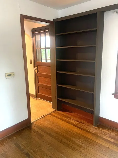 813 E Washington Street IL