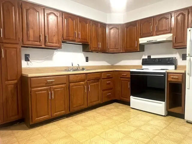 813 E Washington Street IL