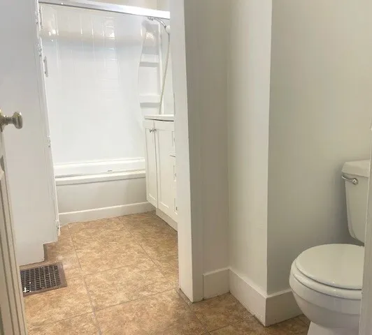 813 E Washington Street IL