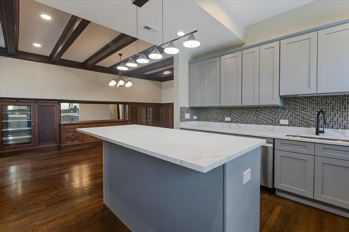 442-444 E 48th Street 2E IL