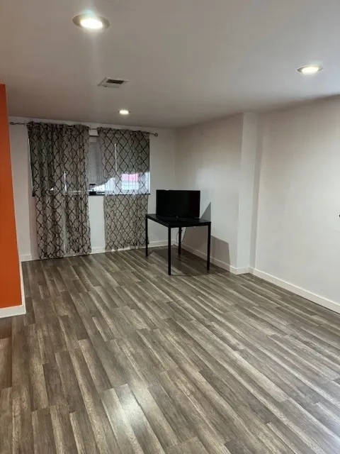 5520 S New England Avenue IL