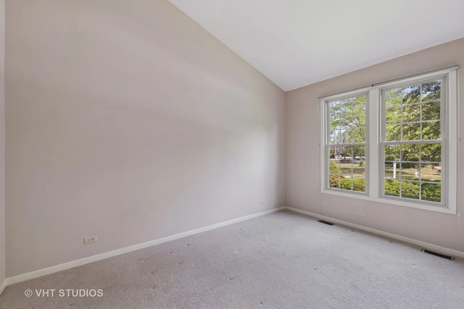 1420 Trailwood Drive IL