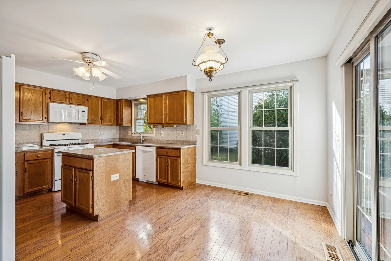 1420 Trailwood Drive IL