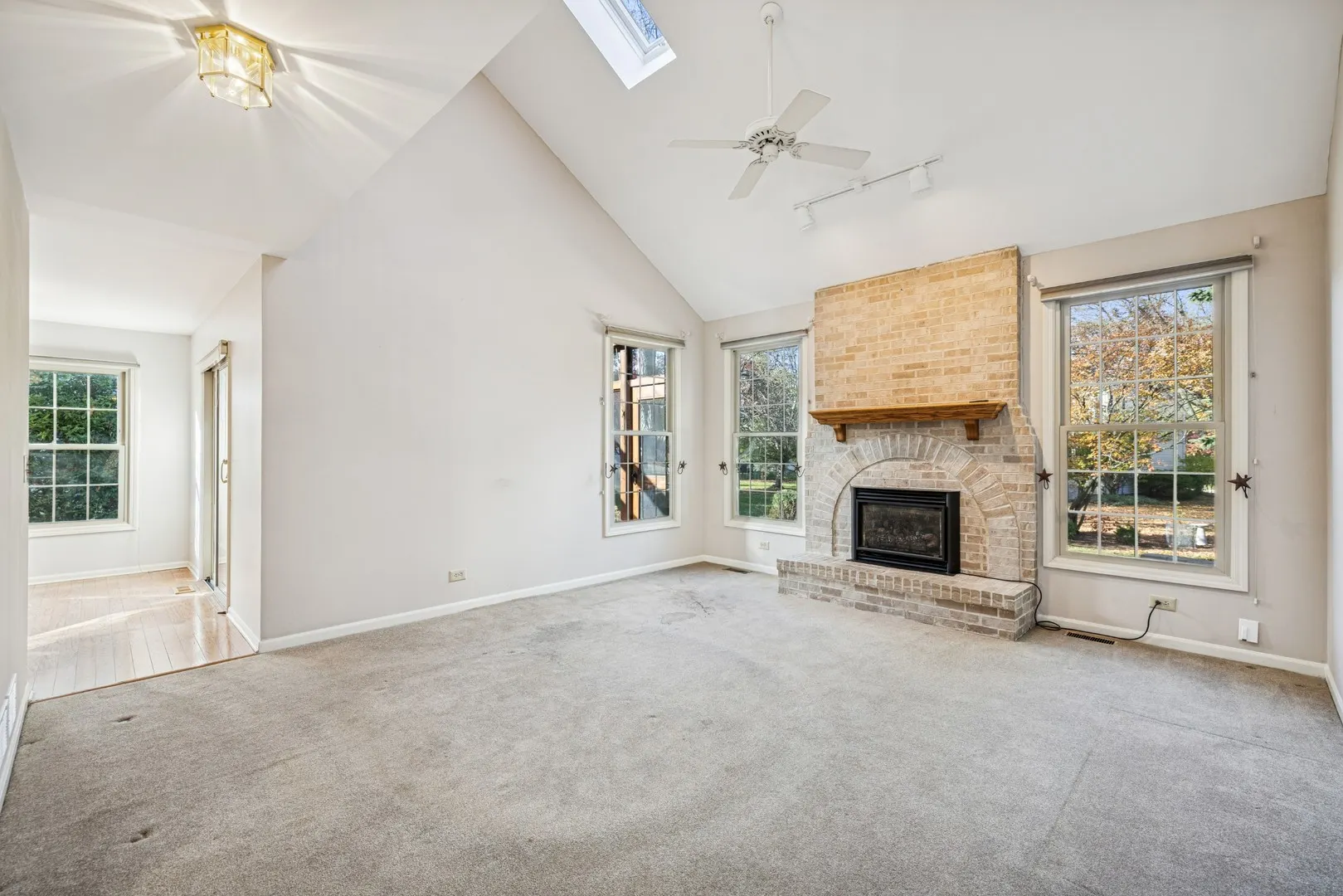 1420 Trailwood Drive IL