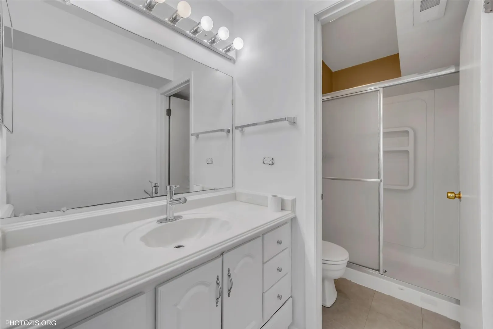 918 E Kings Road 1 IL