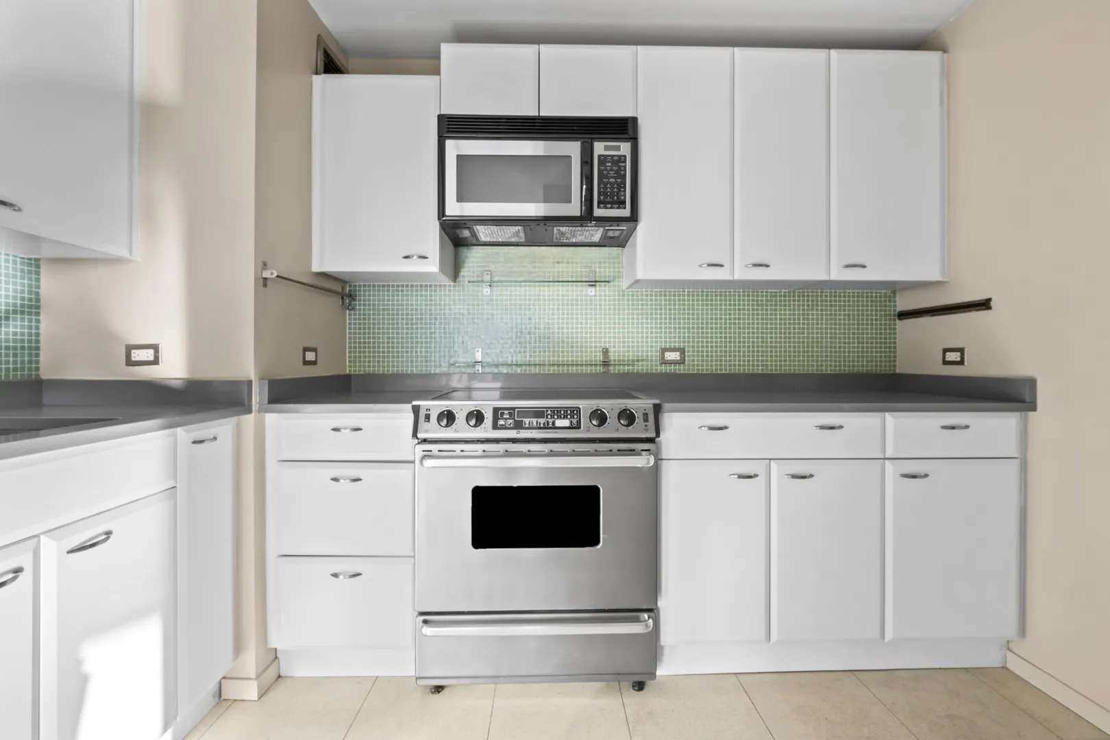 4343 N Clarendon Avenue 717 IL