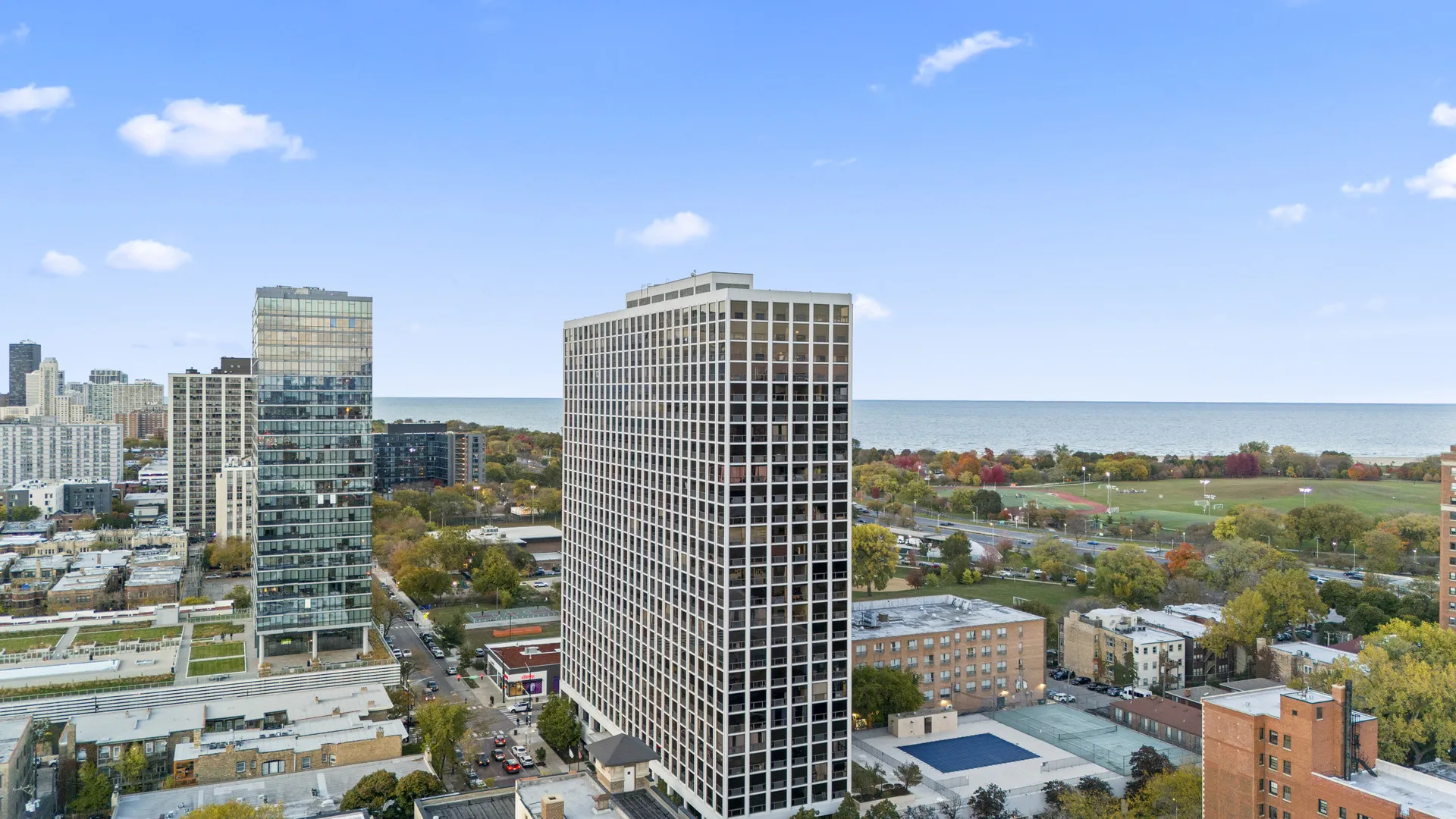 4343 N Clarendon Avenue 717 IL