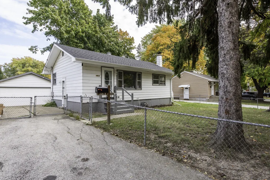 1913 Chippewa Road IL