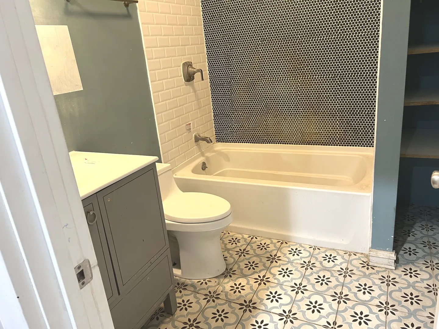 8227 S Avalon Avenue IL