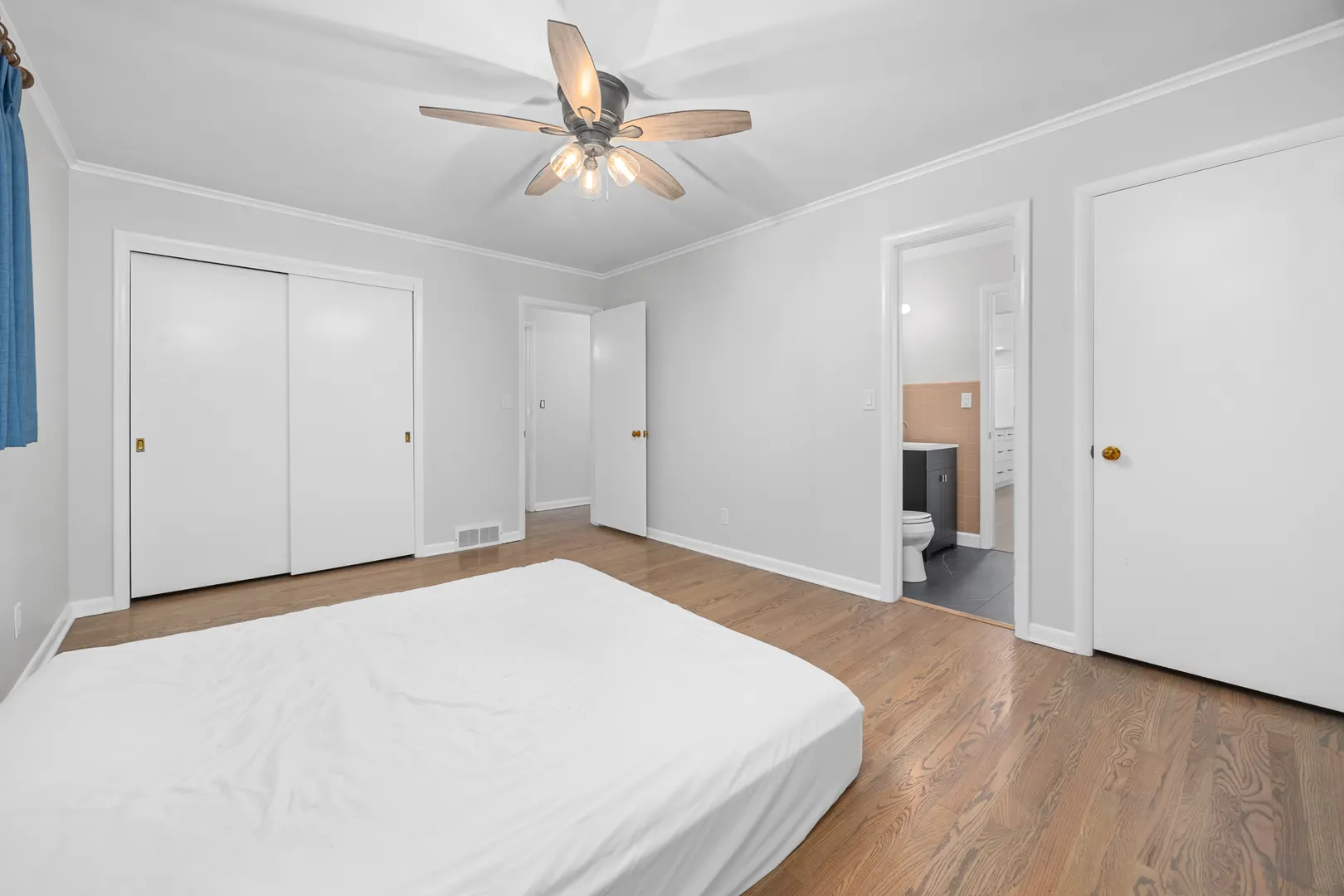 2516 Highcrest Road IL