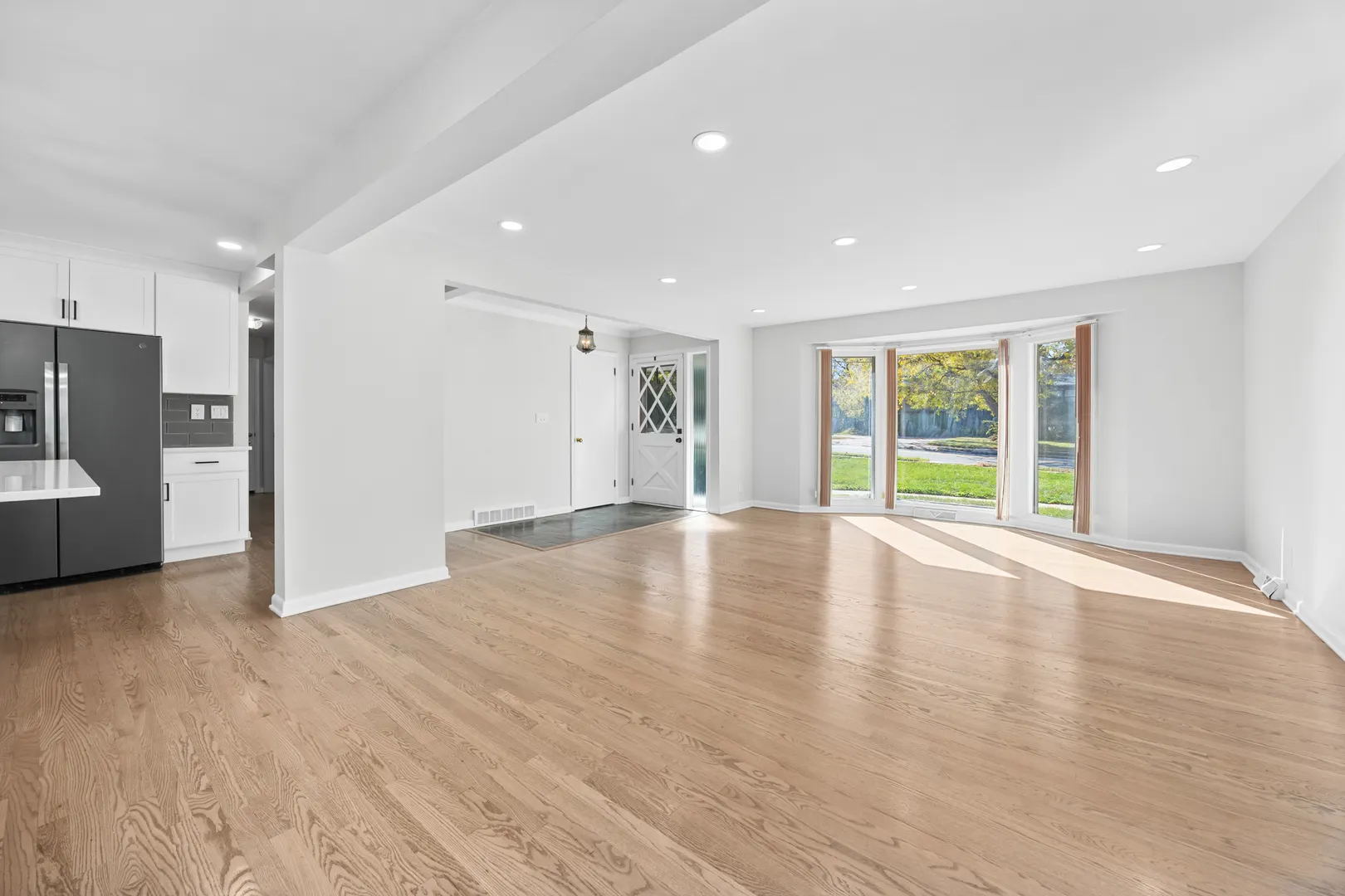 2516 Highcrest Road IL