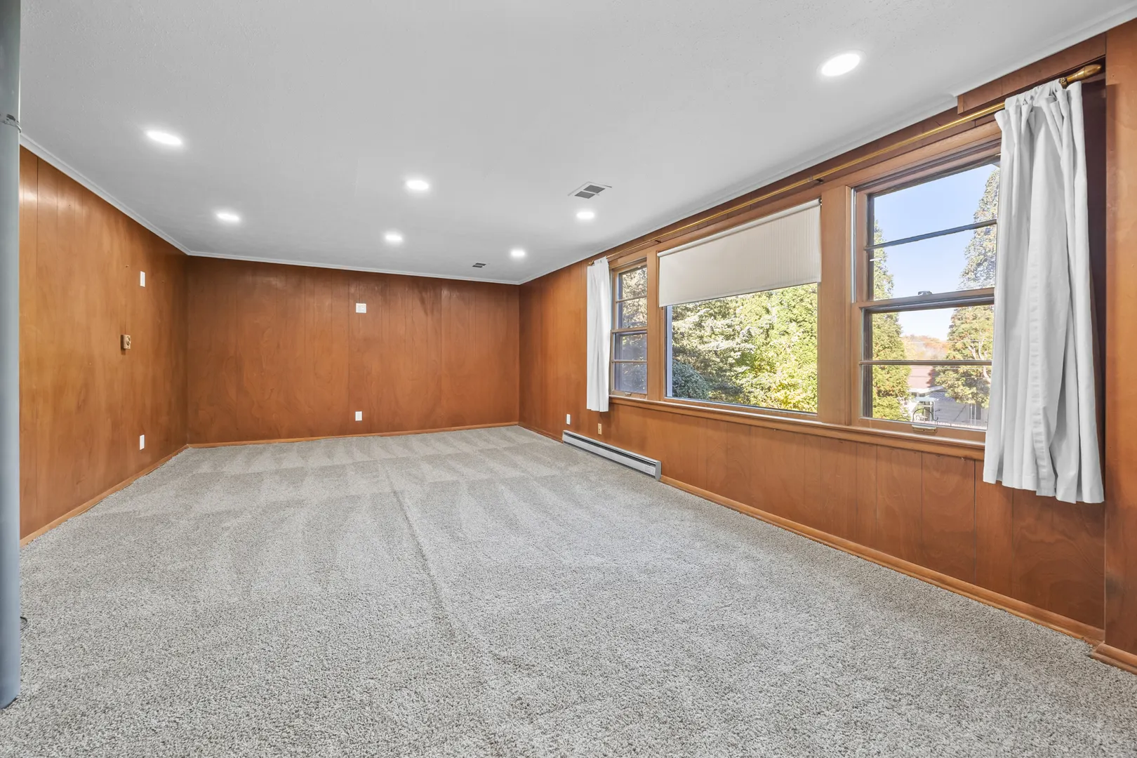 2516 Highcrest Road IL