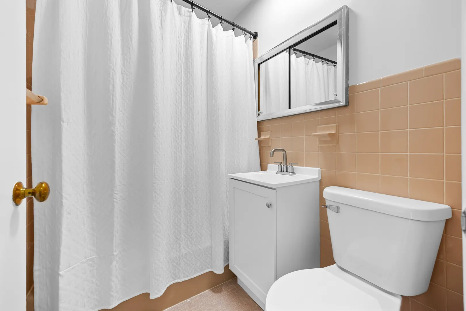 2516 Highcrest Road IL