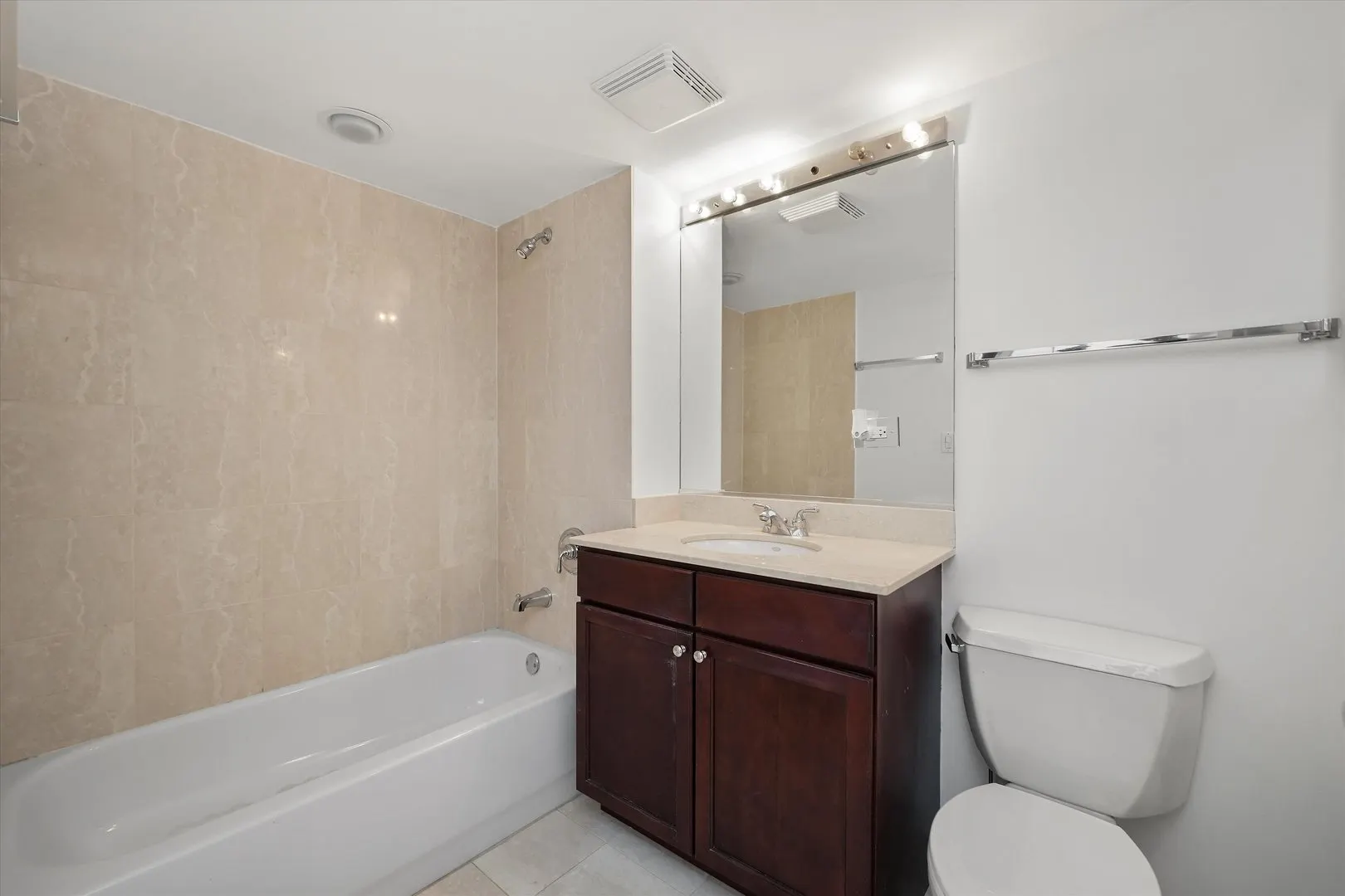 1070 W 15th Street 251 IL