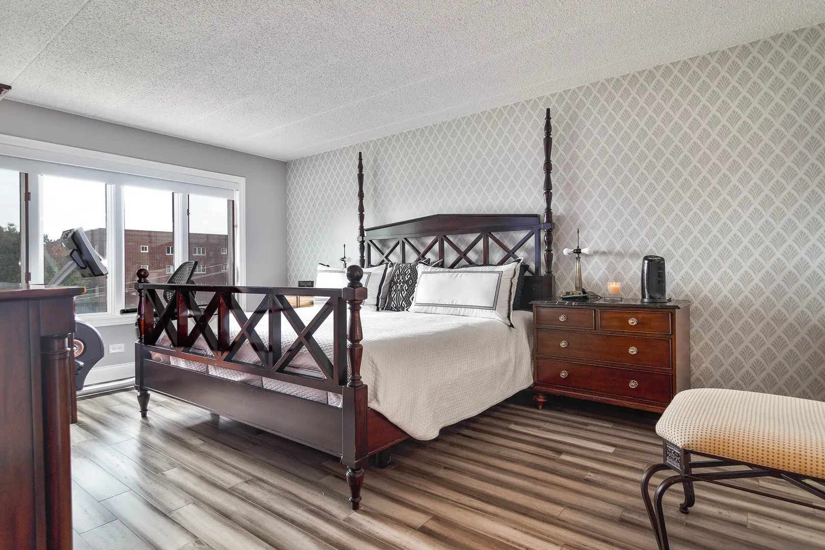 1389 Perry Street 303 IL