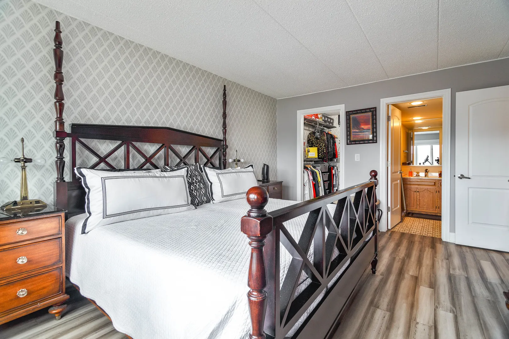 1389 Perry Street 303 IL