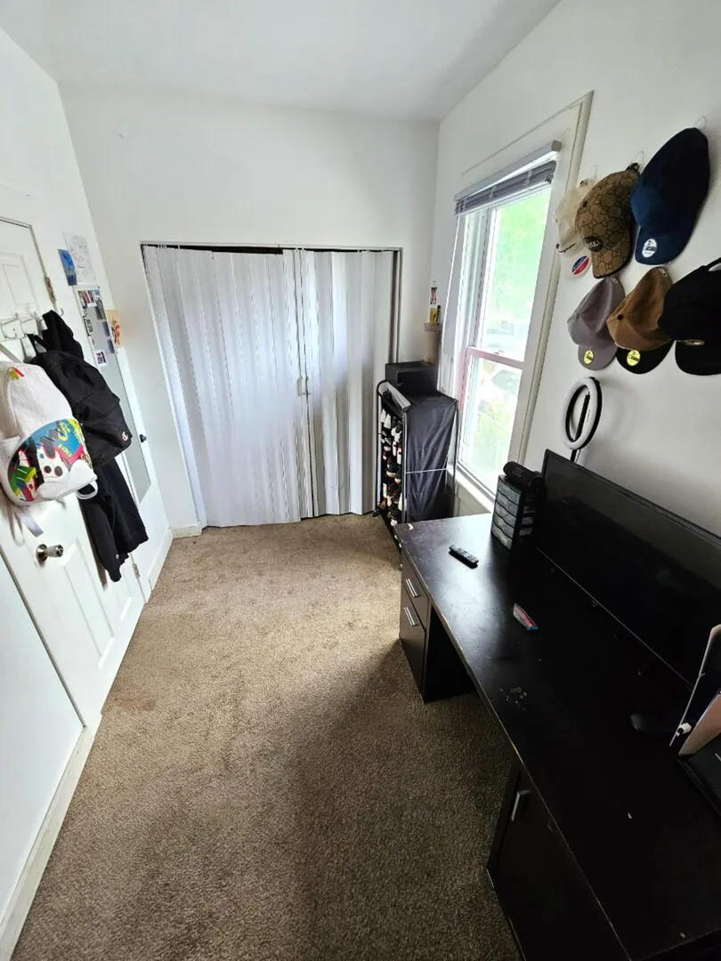 454 S Desplaines Street IL