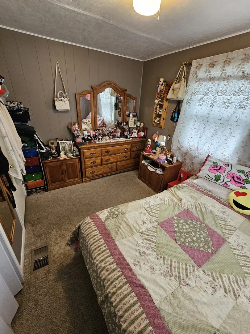 454 S Desplaines Street IL