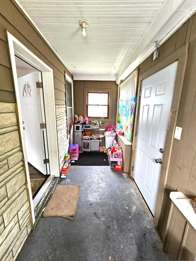 454 S Desplaines Street IL