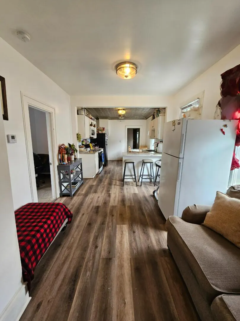 454 S Desplaines Street IL