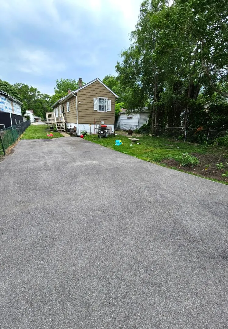 454 S Desplaines Street IL