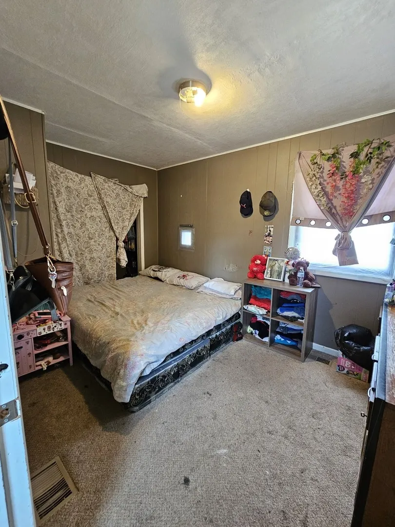 454 S Desplaines Street IL