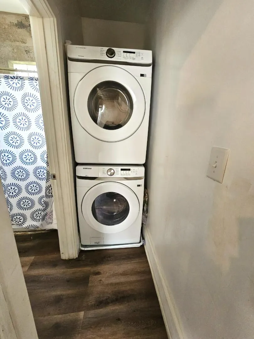 454 S Desplaines Street IL