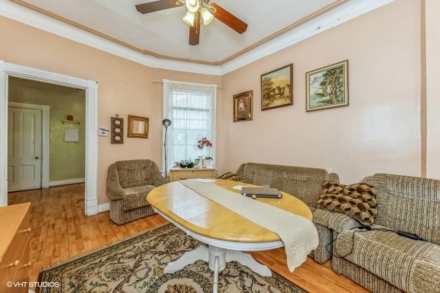 2347 W Maypole Avenue IL