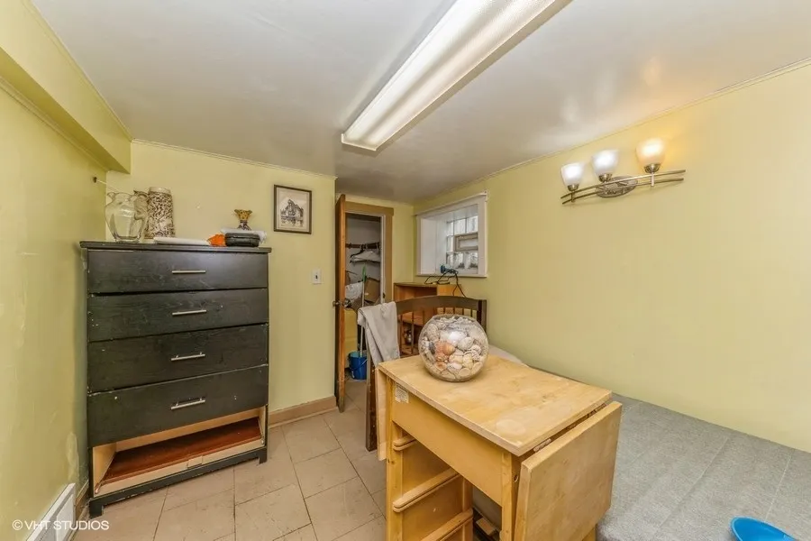 2347 W Maypole Avenue IL