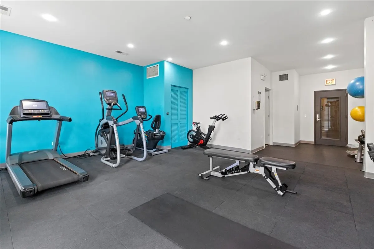 830 N Milwaukee Avenue 410 IL