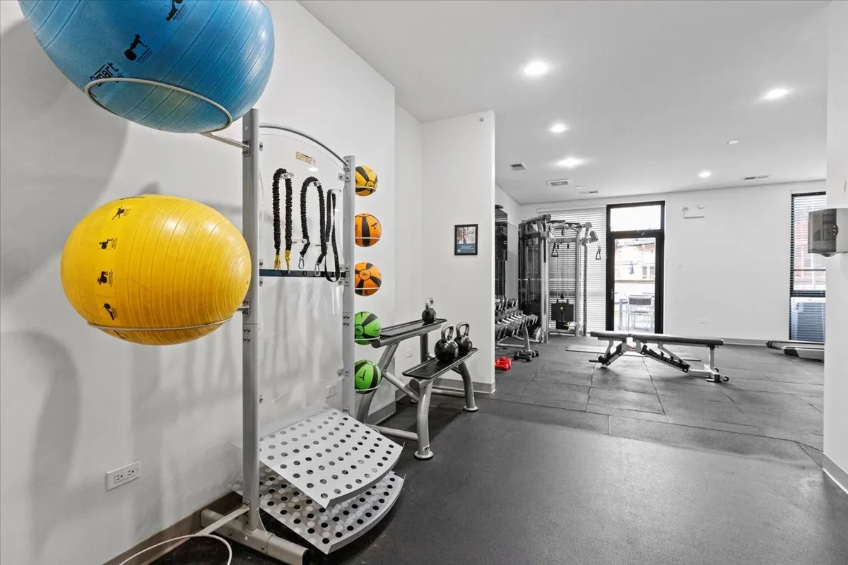 830 N Milwaukee Avenue 410 IL