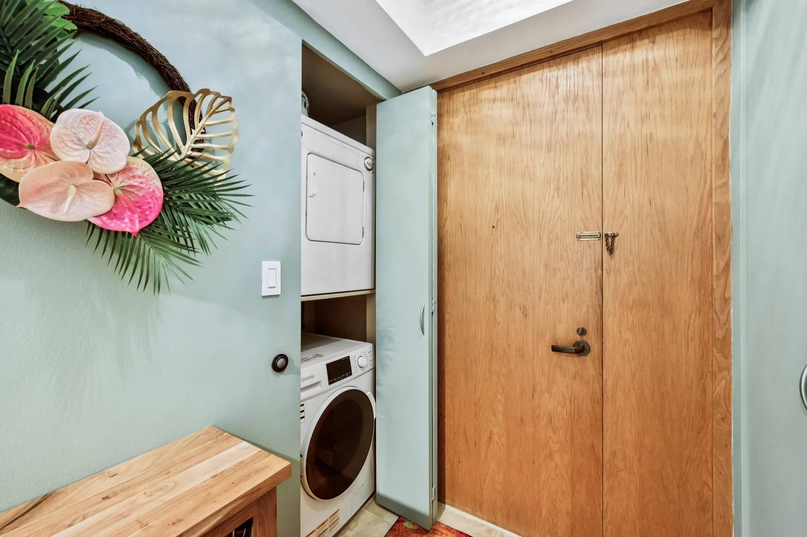 40 E DELAWARE Place 904 IL