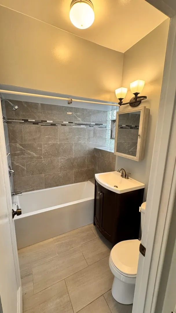 4441 N Central Park Avenue 2 IL