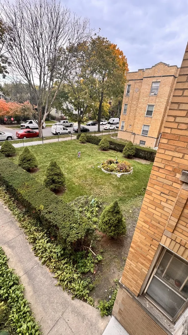 4441 N Central Park Avenue 2 IL