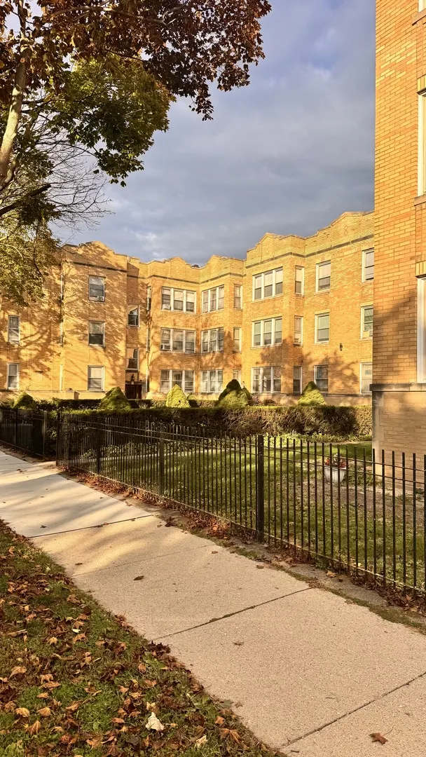 4441 N Central Park Avenue 2 IL