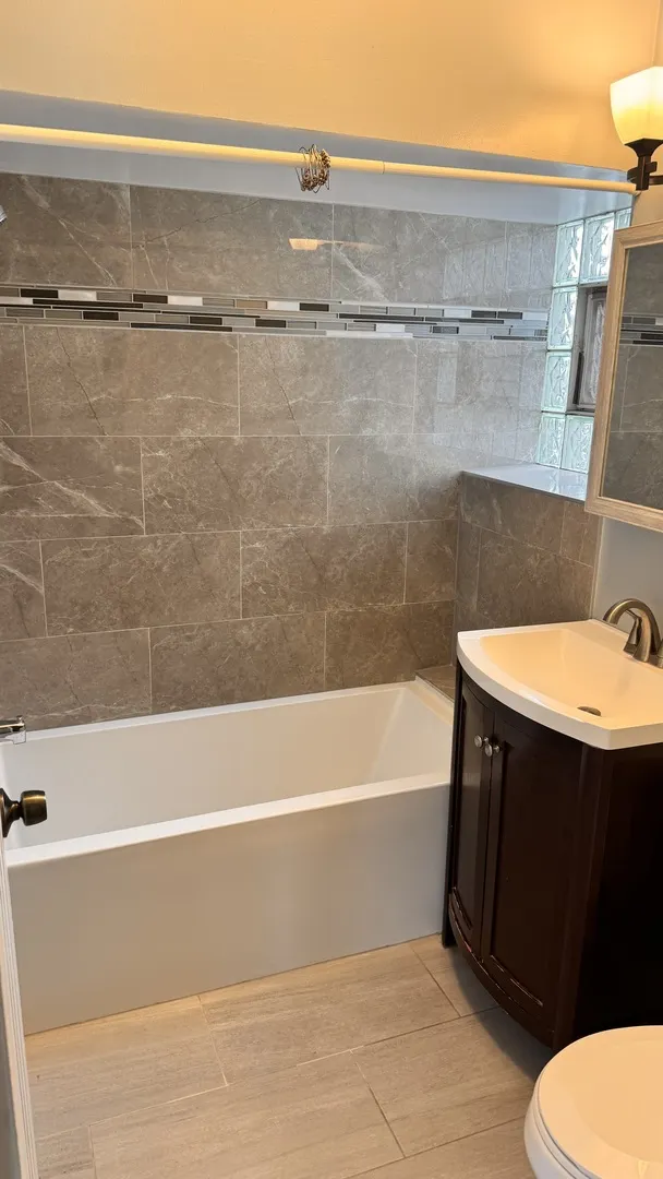 4441 N Central Park Avenue 2 IL