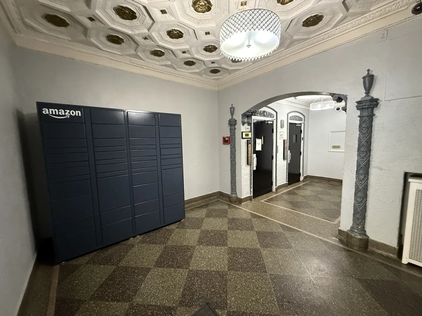 6930 N Greenview Avenue 411 IL