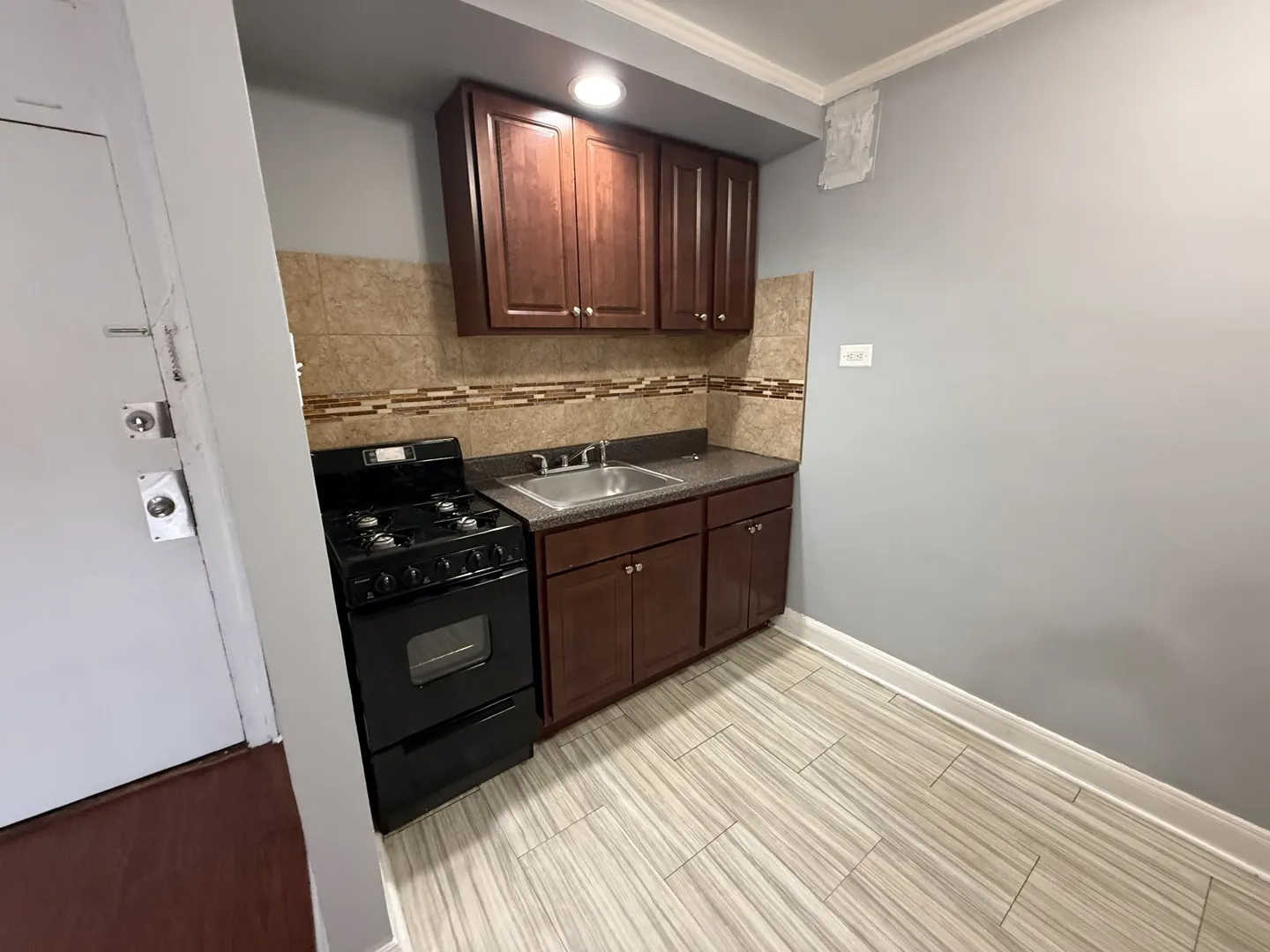 6930 N Greenview Avenue 411 IL