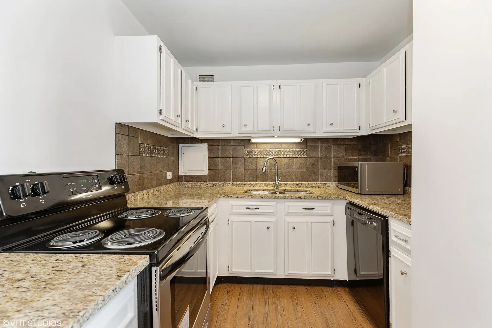 4343 N Clarendon Avenue 602 IL