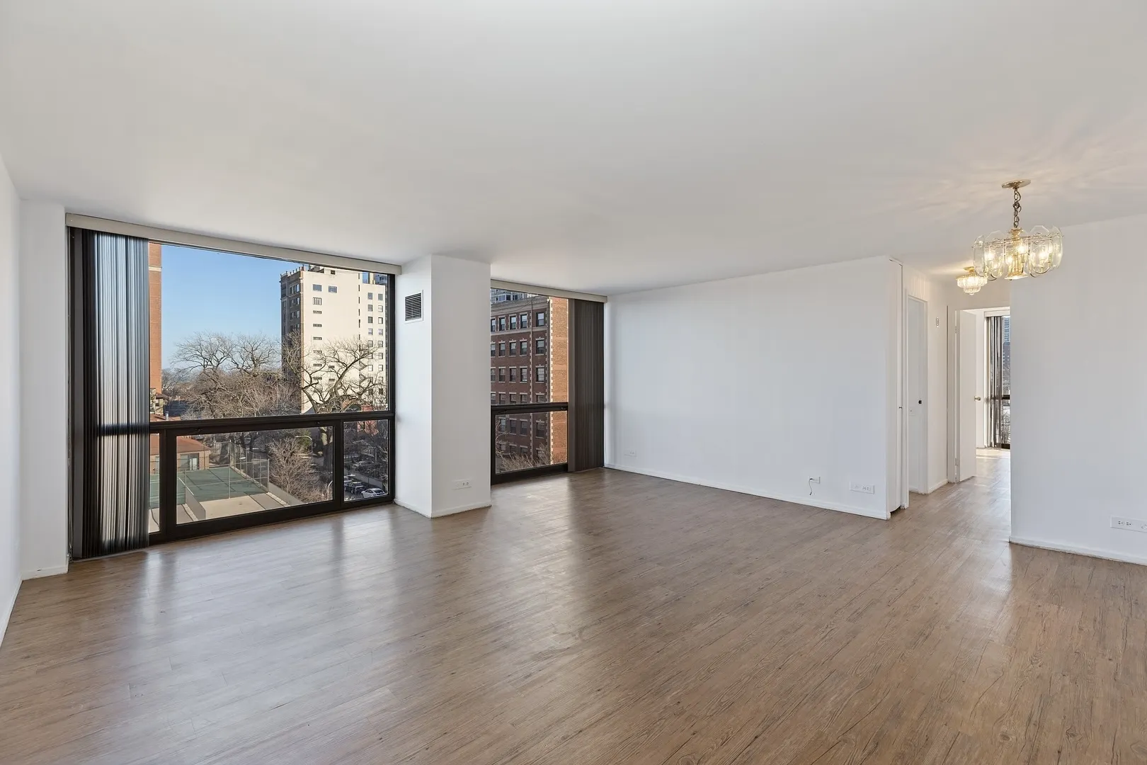 4343 N Clarendon Avenue 602 IL