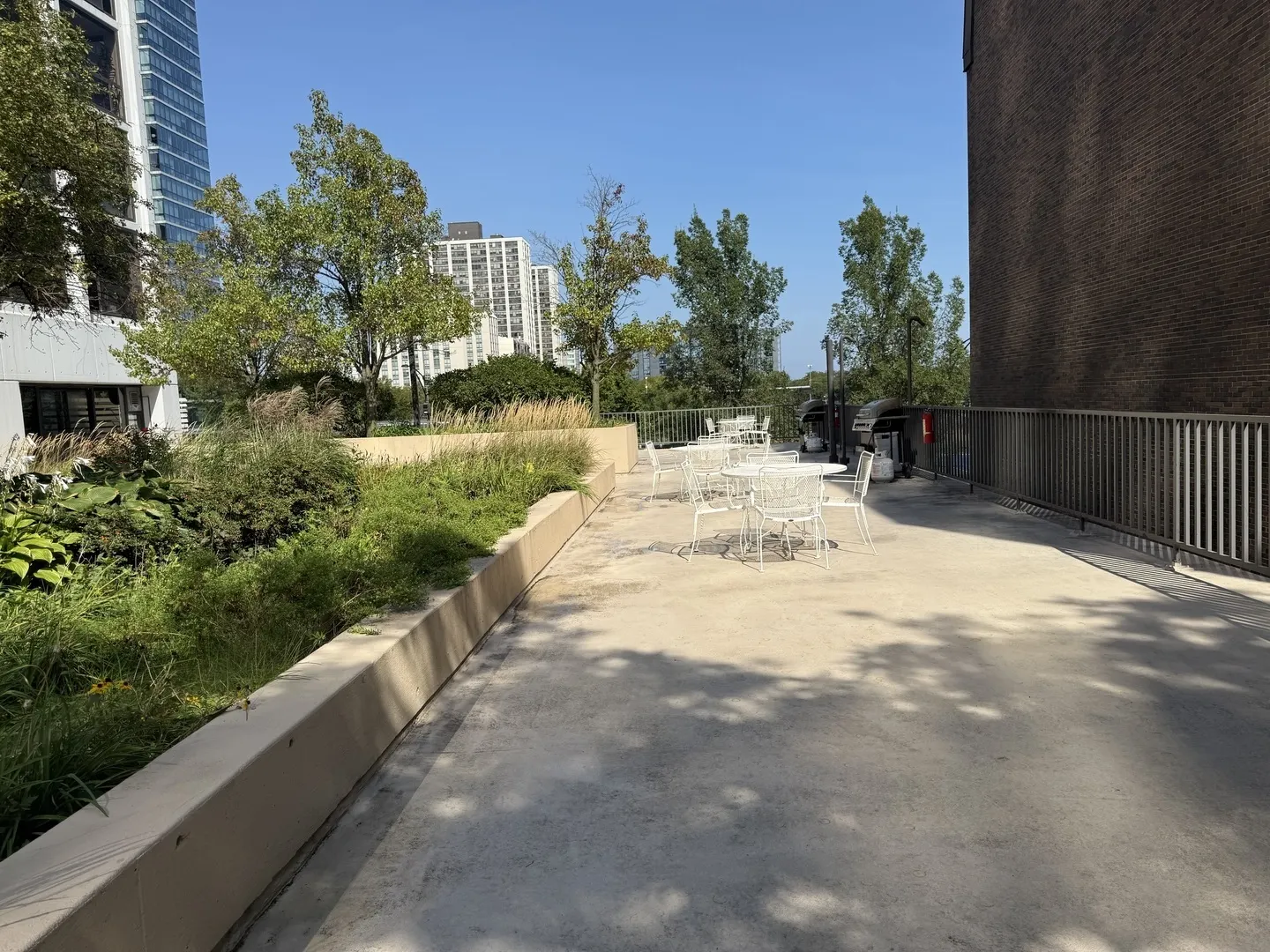 4343 N Clarendon Avenue 602 IL