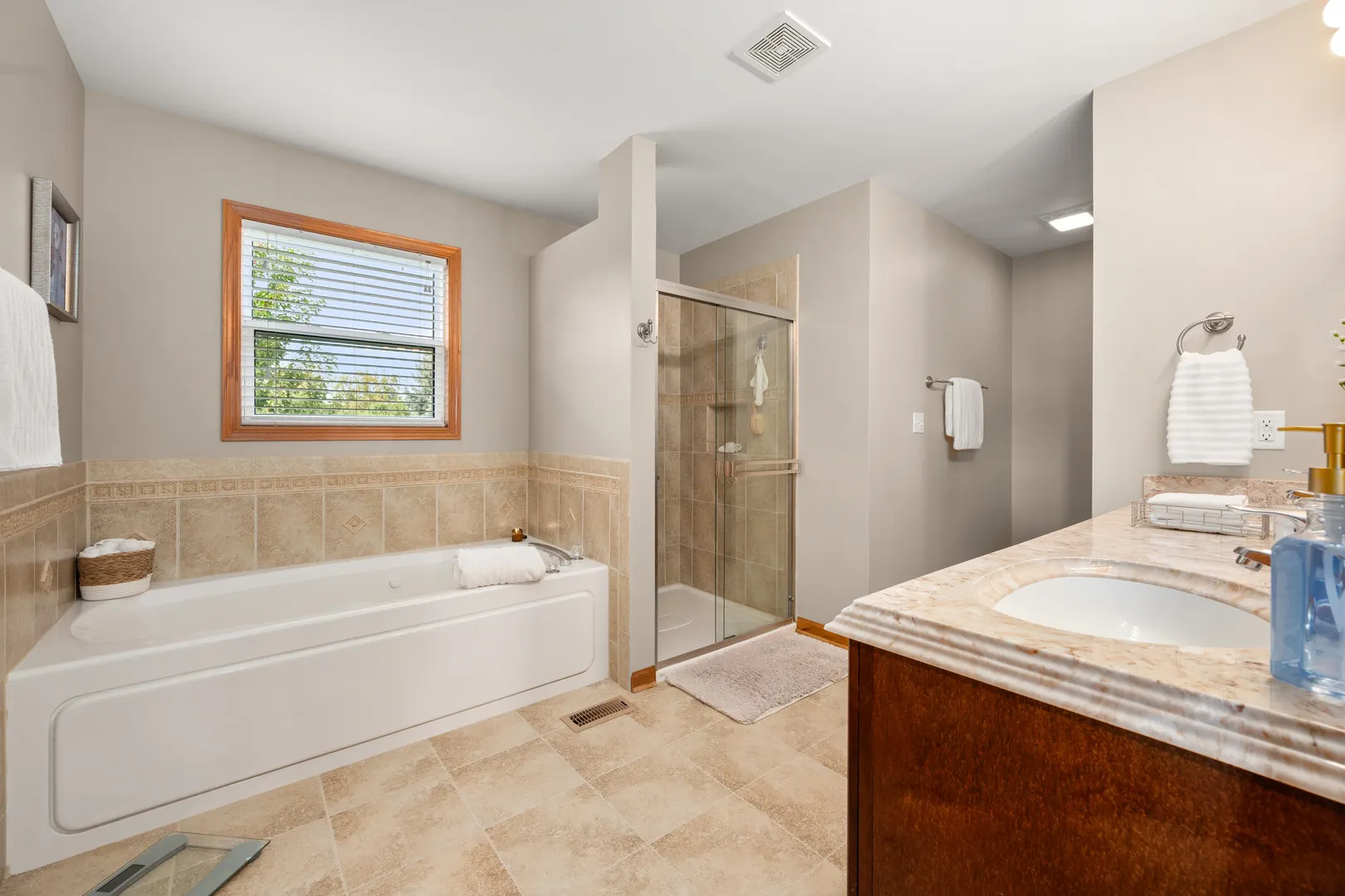 495 John Marshall Lane IL