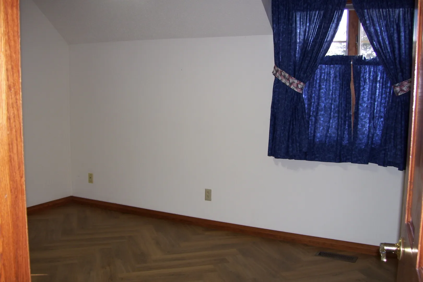 304 N CHAUCER Boulevard IL