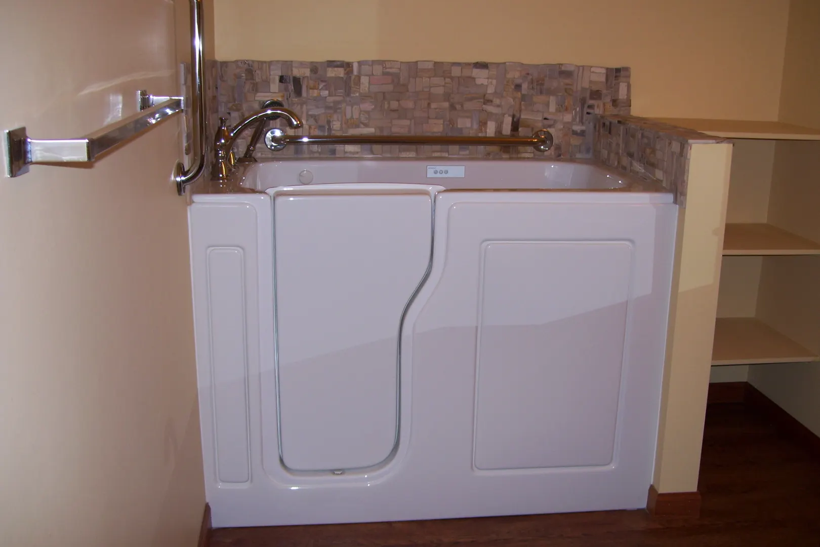 304 N CHAUCER Boulevard IL