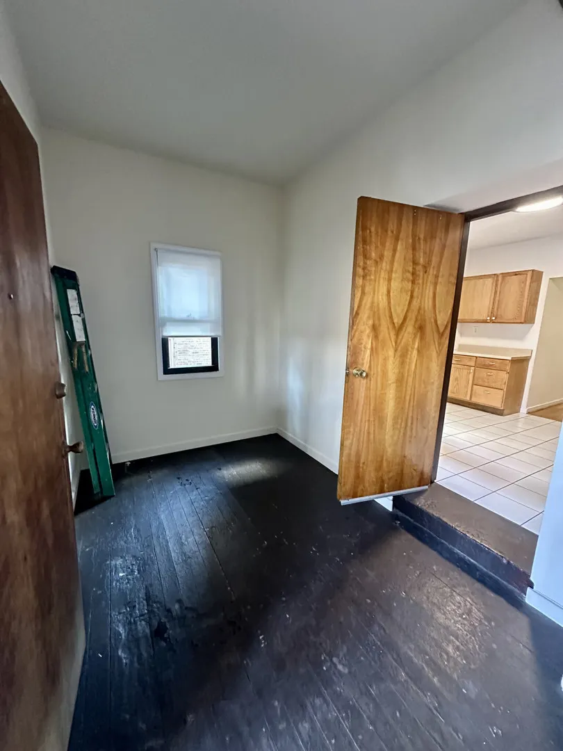 1008 W Argyle Street 2E IL